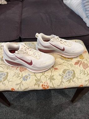 Nike Women’s Vomero 18